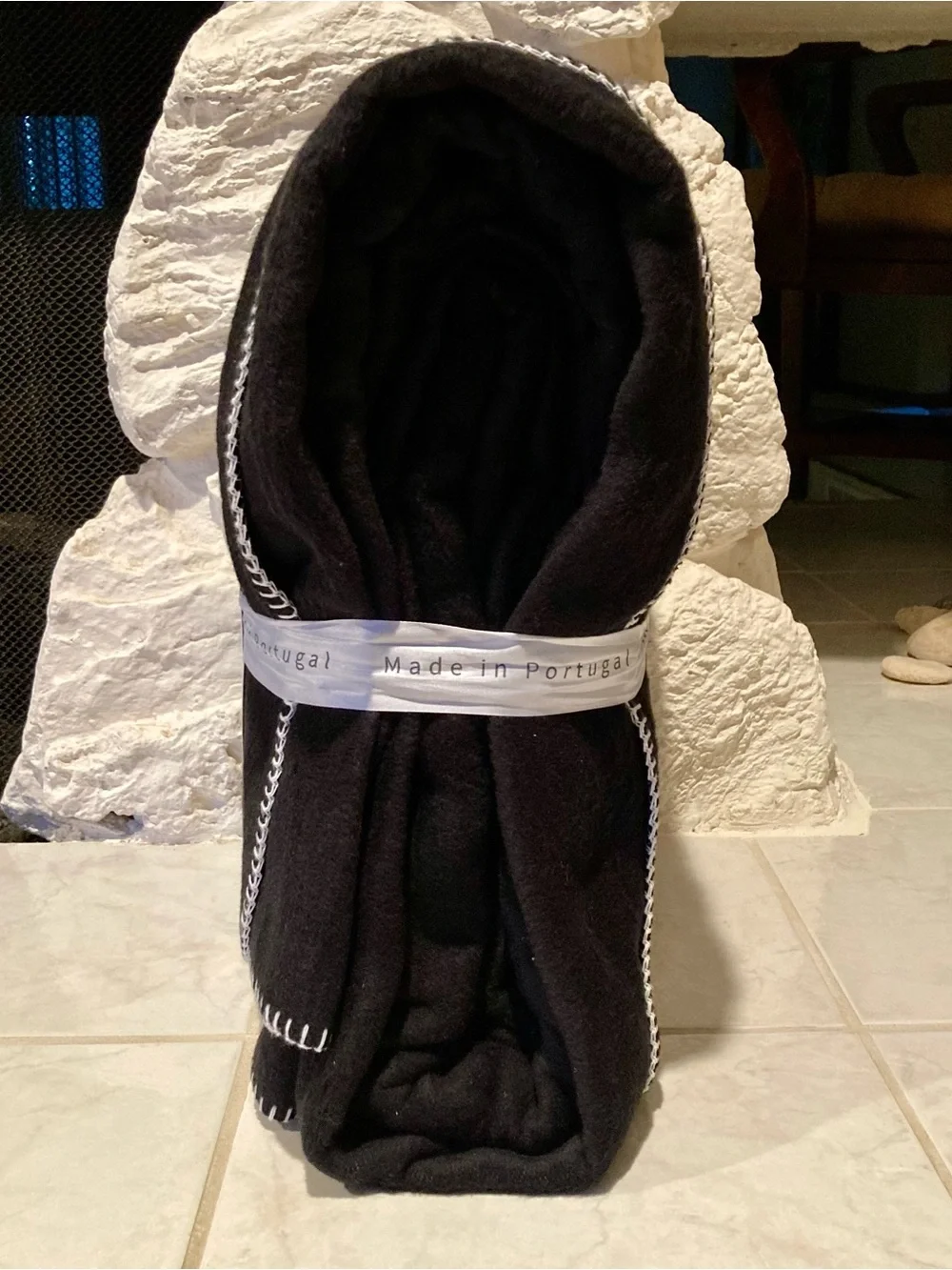 NWT “Docofil White” Soft King Blanket in Black with White Whipstitch Detail